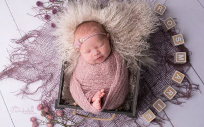 Deine kleinen Wunder, kunstvoll verewigt: Neugeborenenfotografie mit Anna Hefele in Augsburg